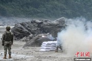 八字详批西藏军区某部高原峡谷实弹射击 锤炼实战能力