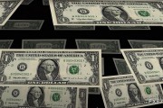 八字详批特朗普关税风暴拖累美元！五大关键信号预示全球经济格局巨变