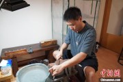 八字详批成都“90后”小伙“十年磨一剑”：从爱好者到守艺人 传播中国文化